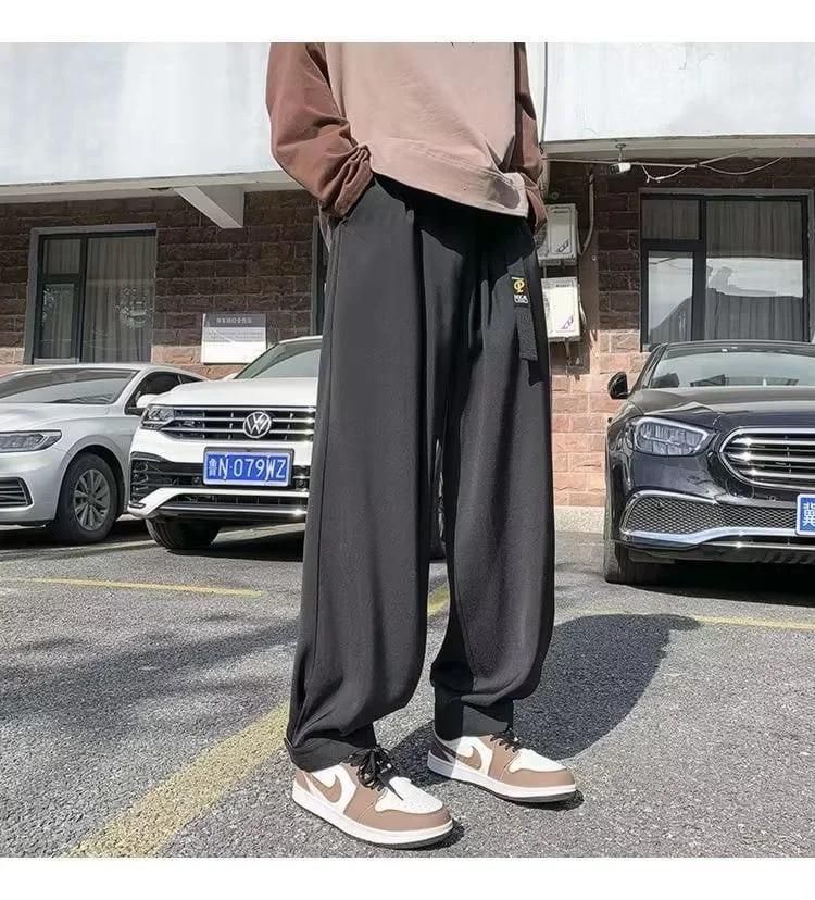 š Menās Loose Straight Wide Leg Casual Track Pant (Black)
